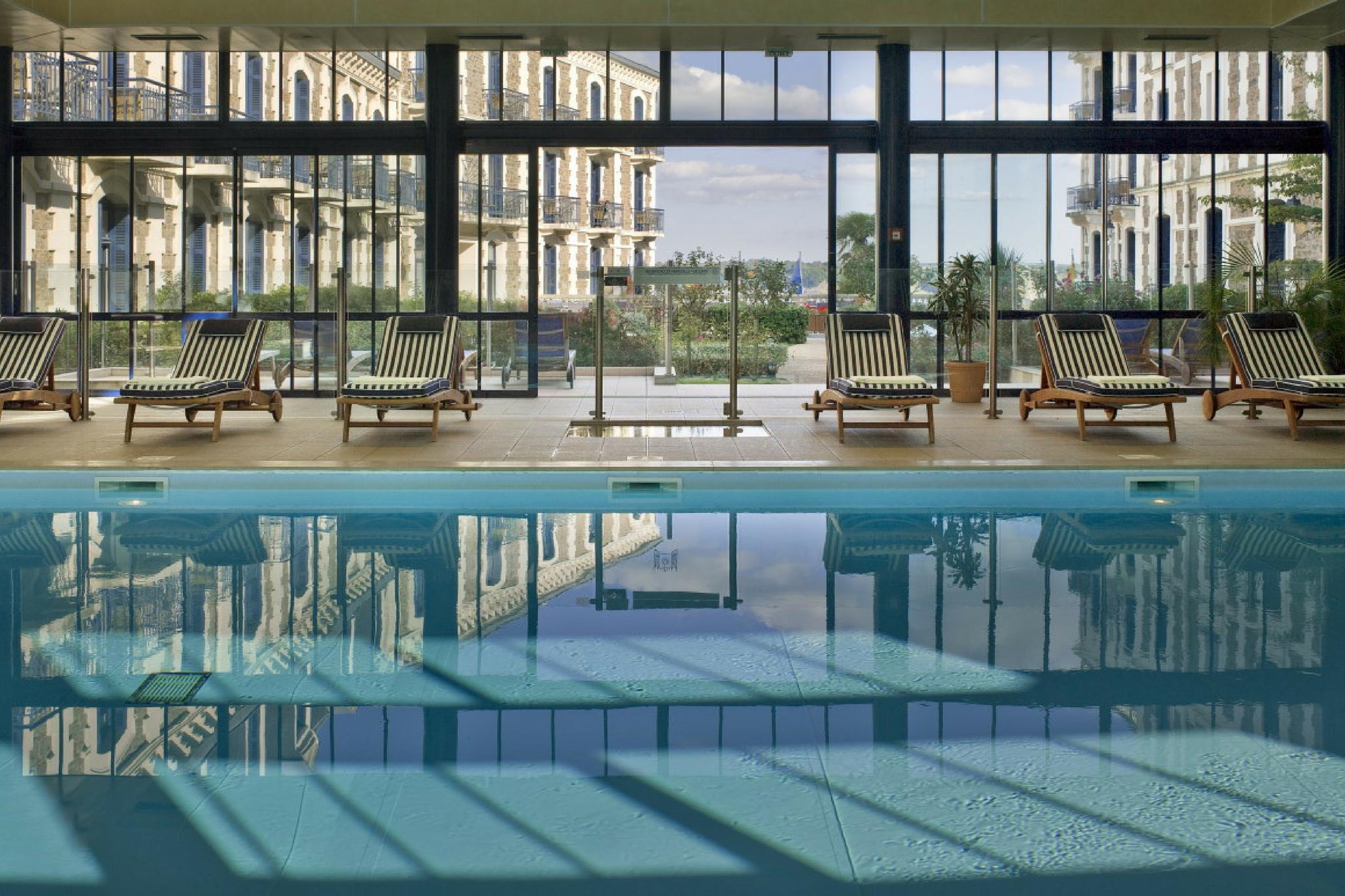 Hotel Barriere Le Grand Hotel Dinard Exterior foto