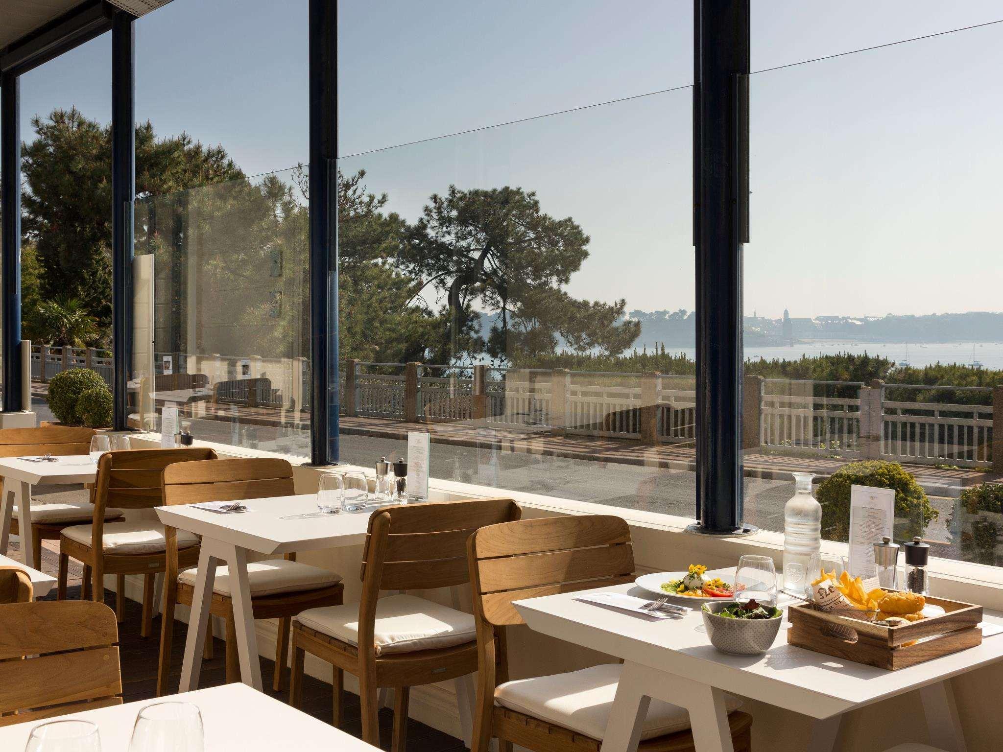 Hotel Barriere Le Grand Hotel Dinard Exterior foto